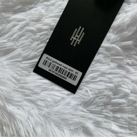 HEIRESS BLACK MAXI SKIRT - Picture 15 of 15